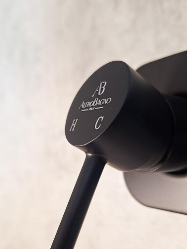 Гигиенический душ со смесителем AltroBagno Metropoli 060108 NeOp цвет Черный матовый