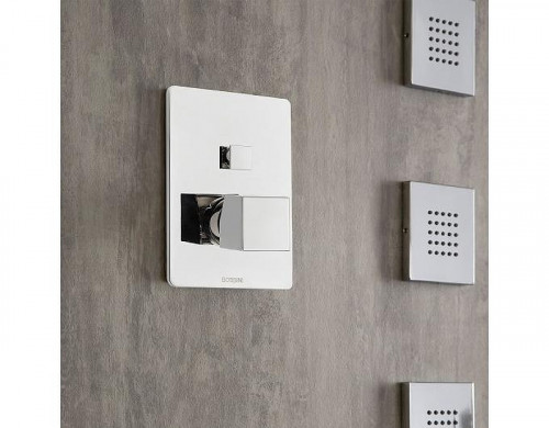 Смеситель для душа Bossini Cube Z00063.030+Z00005 цвет Хром