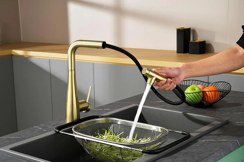 Смеситель для кухни AQUAme Cucina AQM9902BG цвет Шлифованное золото