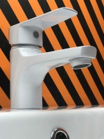 Смеситель для раковины Orange Loop M26-021W Белый латунь