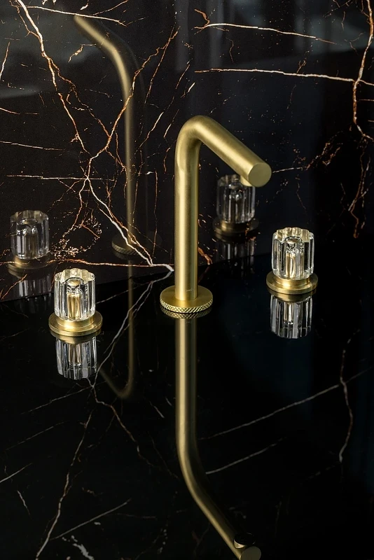 Смеситель для раковины Boheme Elegante 152-MG-EL Золото матовое латунь