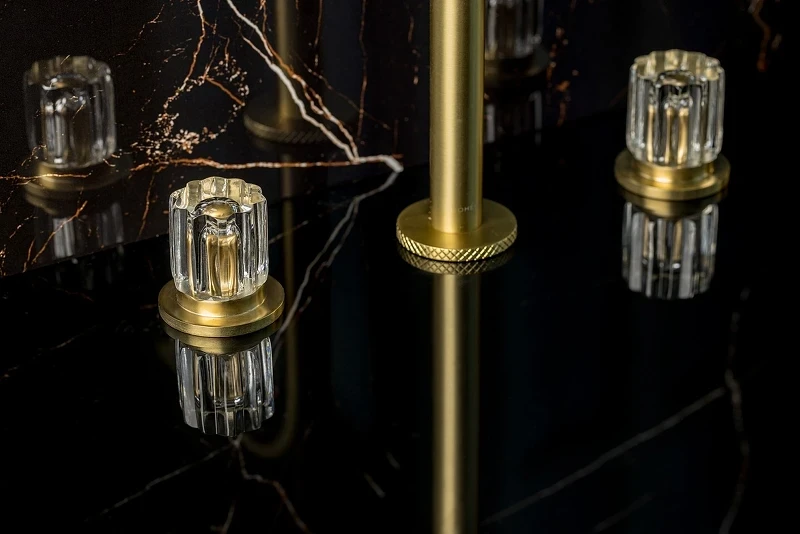 Смеситель для раковины Boheme Elegante 152-MG-EL Золото матовое латунь