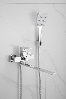 Смеситель для ванны Belz B613 B22613 универсальный Хром латунь на стену