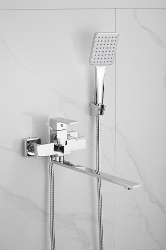 Смеситель для ванны Belz B613 B22613 универсальный Хром латунь на стену