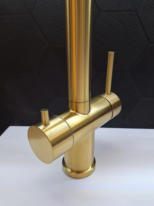 Смеситель для кухни AltroBagno Flusso 050202 BG цвет Золото матовое