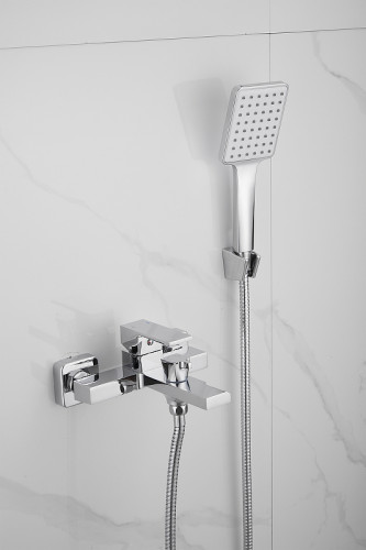 Смеситель для ванны Belz B613 B60613 Хром латунь на стену