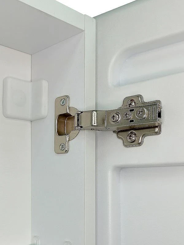 Зеркальный шкаф Reflexion Cube 600х800 RF2211CB с подсветкой Белый матовый
