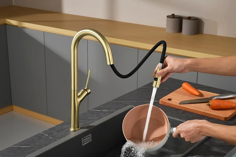 Смеситель для кухни AQUAme Cucina AQM9905BG цвет Шлифованное золото