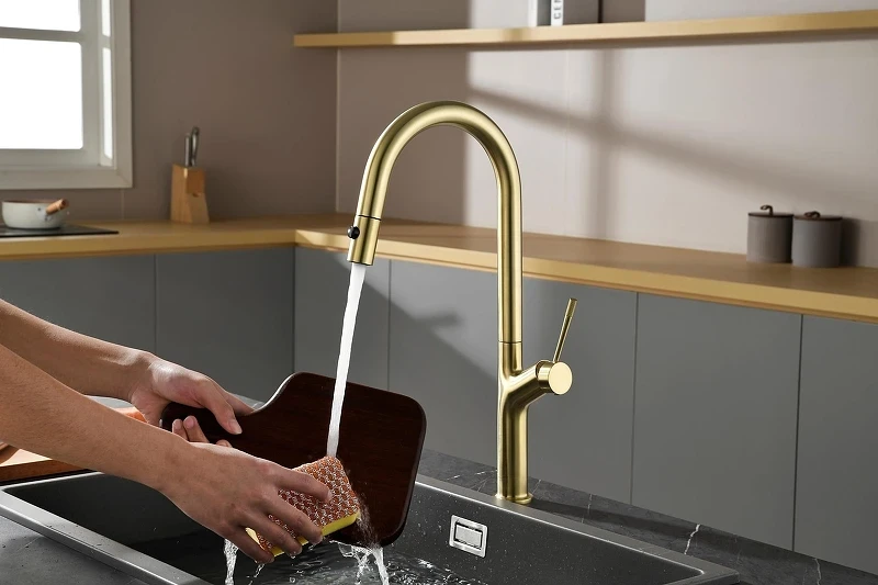 Смеситель для кухни AQUAme Cucina AQM9905BG цвет Шлифованное золото