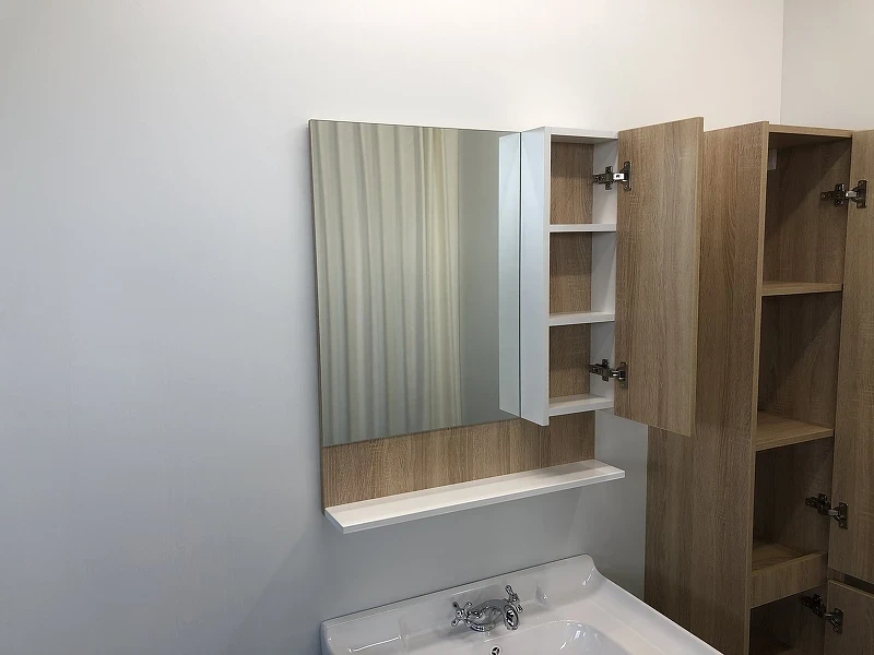 Зеркальный шкаф Comforty Рига 70 00004142212 Дуб сонома МДФ / ЛДСП, стекло