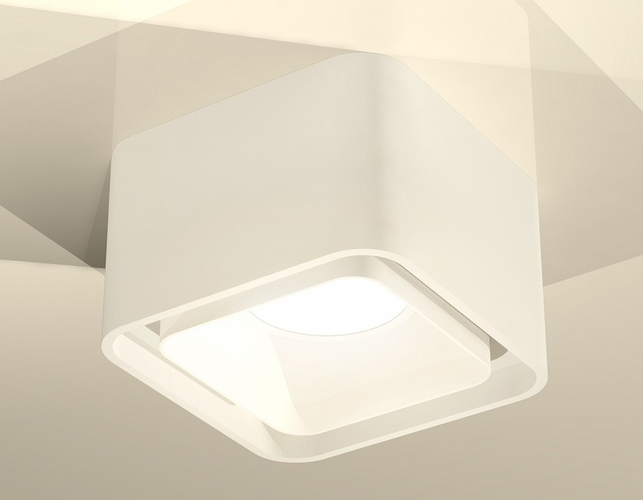 Накладной светильник Ambrella Light XS XS7832021